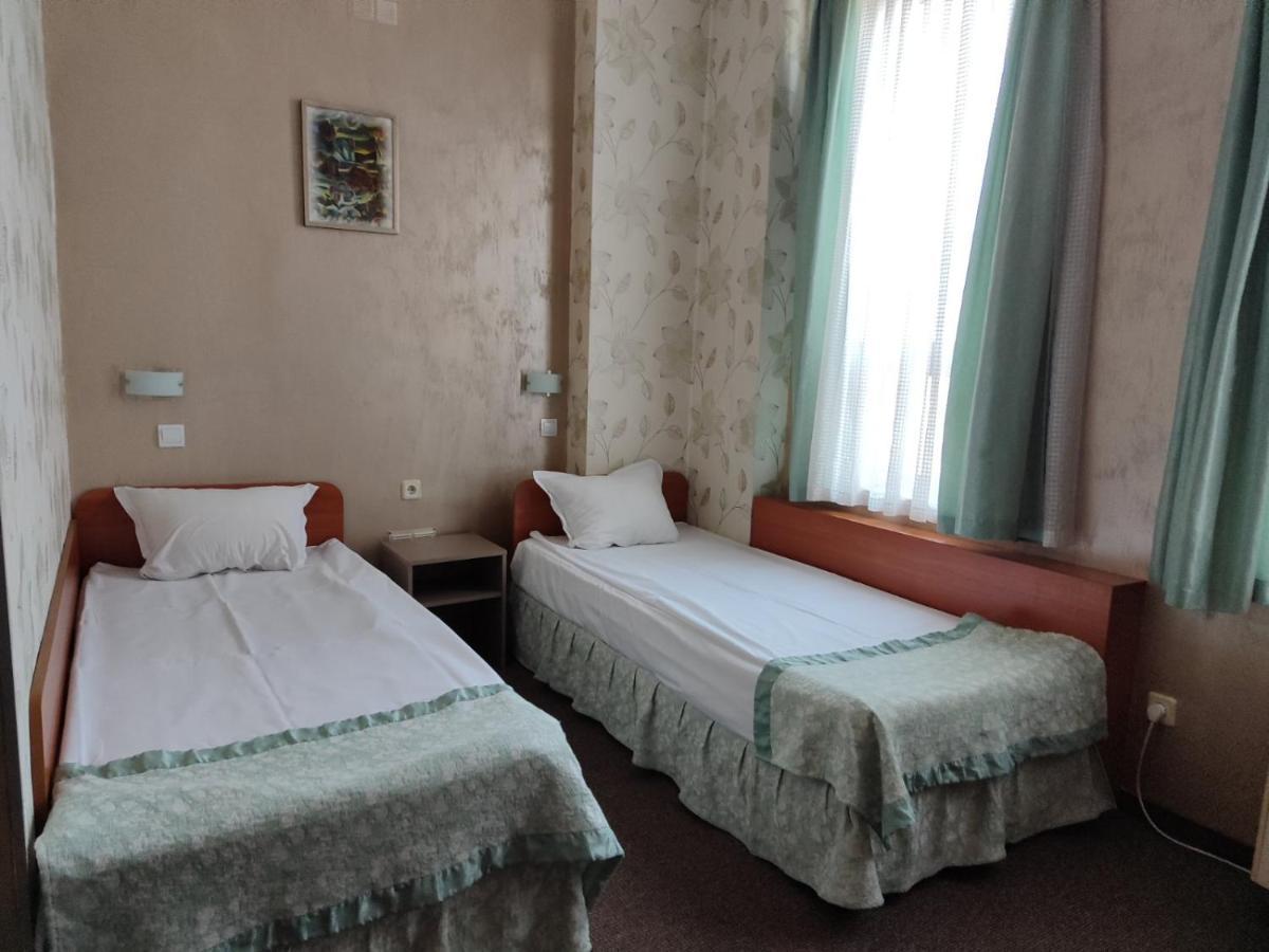 Семеен Хотел "Булаир" Burgas Ngoại thất bức ảnh