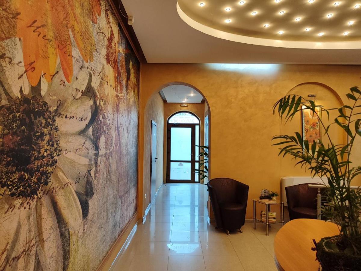 Семеен Хотел "Булаир" Burgas Ngoại thất bức ảnh